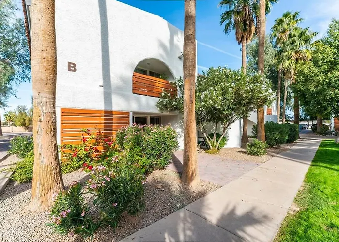 21- Modern Paradise Heated Pool