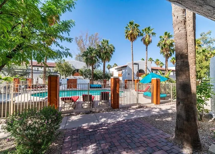 21- Modern Paradise Heated Pool Holiday home